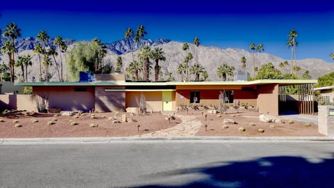Treasured Midcentury-Modern home in historic Deepwell estates. 