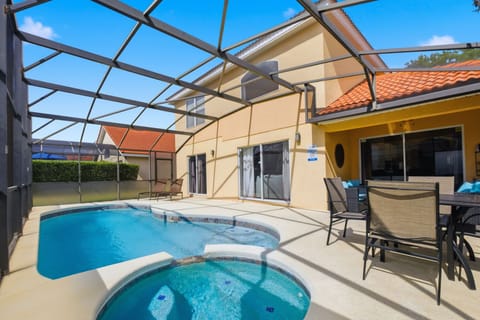Kick back and relax in your private screened-in lanai—ideal for morning coffee or evening drinks in the Florida sunshine.