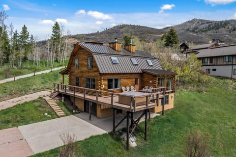 Welcome to Alpenglow Cabin