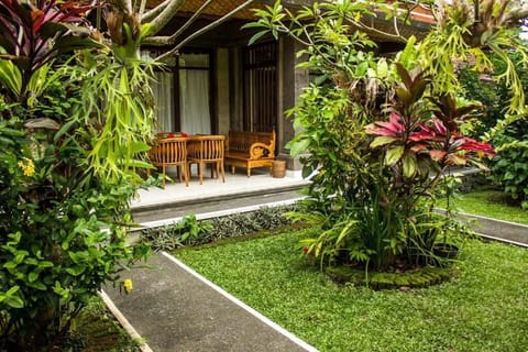 Superior Double Room, Garden View | Terrace/patio