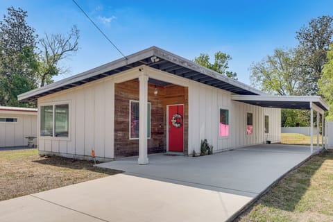 Jacksonville Vacation Rental | 3BR | 2BA | 1,350 Sq Ft