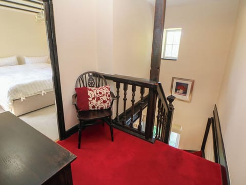 2 bedrooms, individually decorated, individually furnished