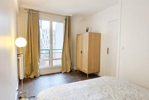 Iron/ironing board, WiFi (free)