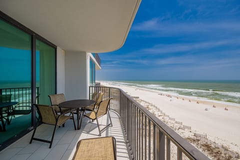 Condo, 2 Bedrooms | Outdoor dining