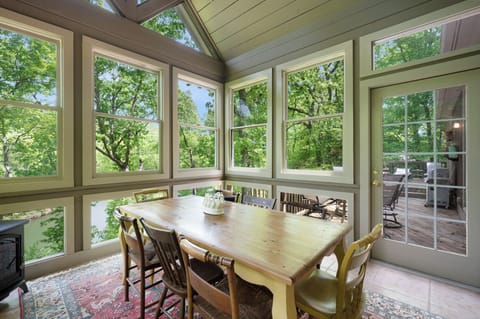 Lake Escape - Entry Level Sun Room