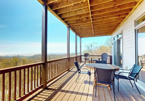 Sip your morning coffee on this covered deck while soaking in stunning Grandfather Mountain views that stretch endlessly before you.