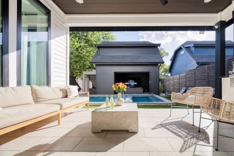 50th (GREEN BACKYARD)-7