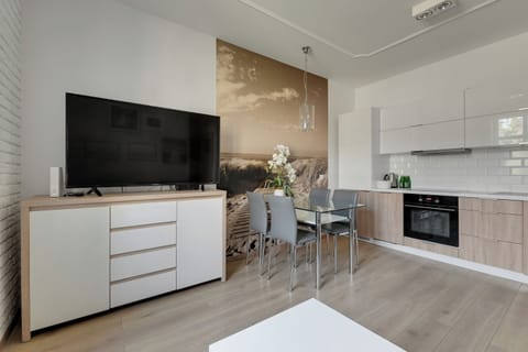 Comfort Apartment | Dining