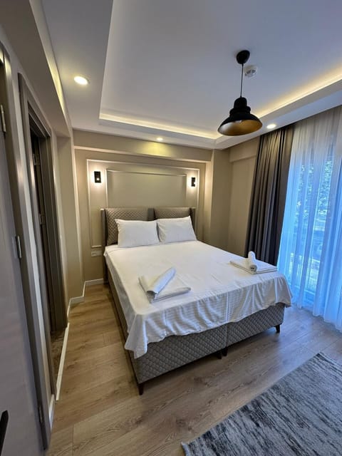 Classic Room, Sea View | Iron/ironing board, free WiFi