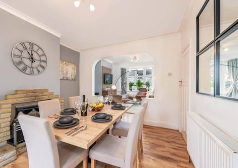 House, 3 Bedrooms, Patio | Dining room