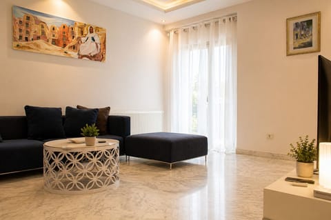 Apartment, 2 Bedrooms, Smoking, Balcony | Living room