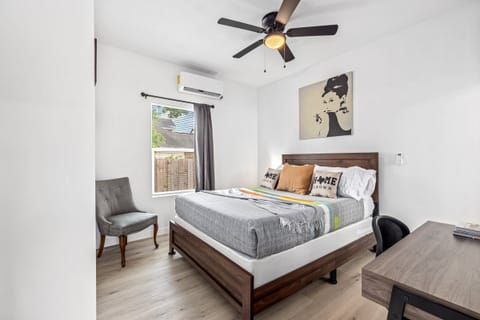 Main Room - Queen size bed