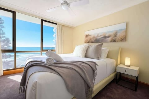 Luxurious Master Bedroom – A serene and stylish retreat featuring plush bedding and beautiful views.

