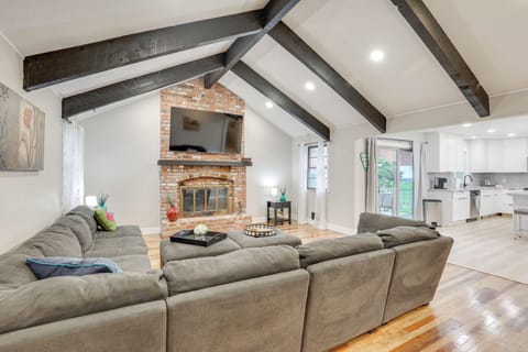 Blue Springs Vacation Rental | 3BR | 2BA | 1,823 Sq Ft