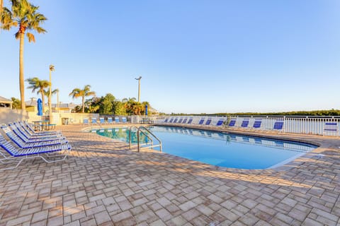 Ruskin Vacation Rental | 2BR | 2.5BA | 1,258 Sq Ft