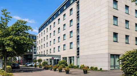Hotel Exterior [summer]