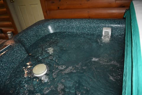 Indoor spa tub