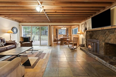 House, 3 Bedrooms | Living area | Smart TV