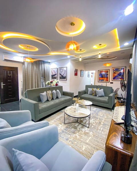 Family Room, Balcony, City View | Living area