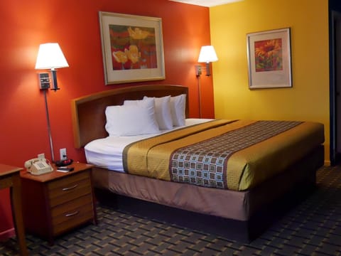 Premium bedding, in-room safe, desk, free WiFi