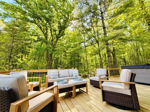 Private deck with hot tub & forest view