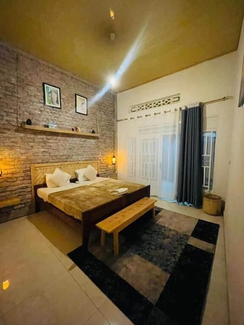 Standard Twin Room, Balcony, Courtyard View | Iron/ironing board, WiFi (free)