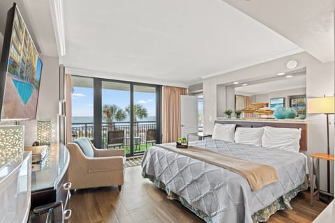 Deluxe Condo, 1 Bedroom, Balcony, Oceanfront (212) | 1 bedroom, individually decorated, individually furnished, free WiFi