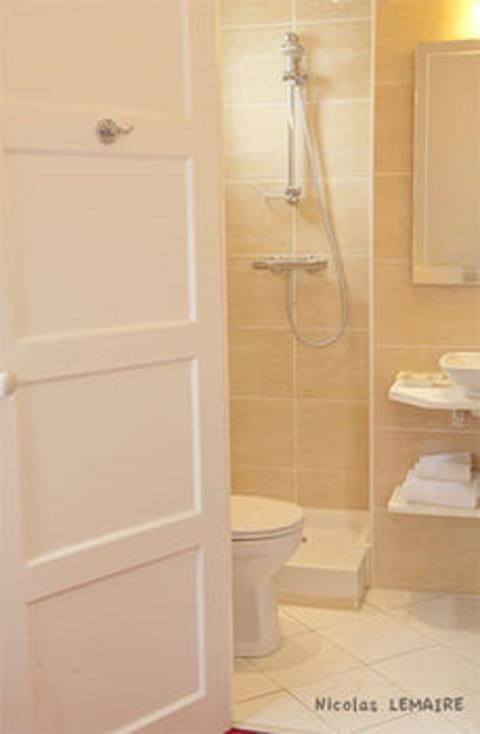 Free toiletries, towels