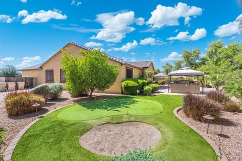 Backyard putting green