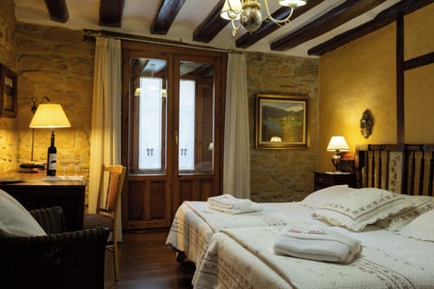 House, 5 Bedrooms | 5 bedrooms, desk, free WiFi, bed sheets