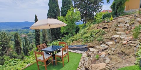 House, 1 Bedroom, Fireplace | Outdoor dining