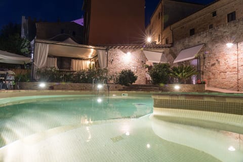 Autumn, Building Exterior, Outdoor, Pool, Spring, Summer