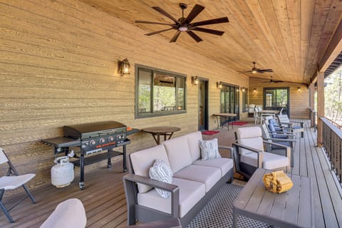 Lakeside Vacation Rental | 7BR | 3.5BA | 5,700 Sq Ft