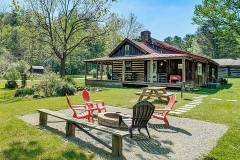 Buchanan Vacation Rental | 2BR | 1BA | 1,550 Sq Ft | Stairs Required