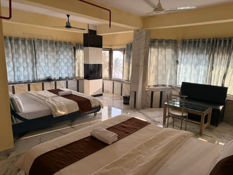 Deluxe Room | Free WiFi