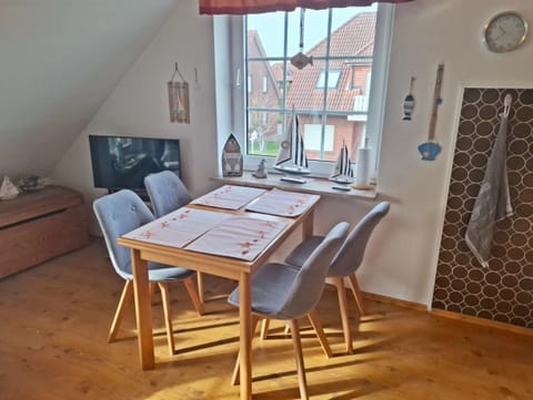 Apartment | Dining