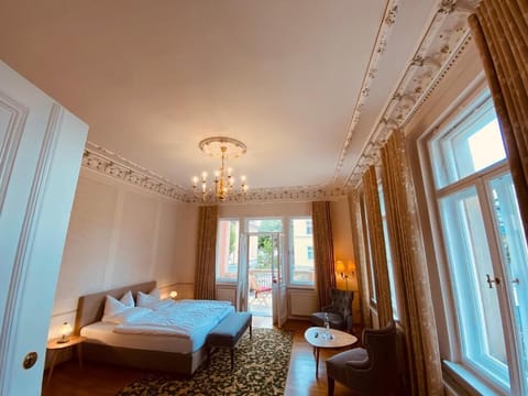 Design Double Room | Free WiFi, bed sheets