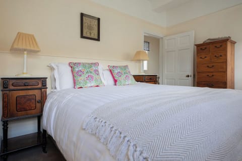 3 bedrooms, WiFi (free), individually decorated, individually furnished