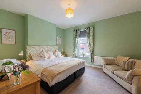 2 bedrooms, WiFi (free), individually decorated, individually furnished