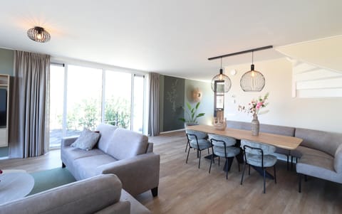 House | Living room