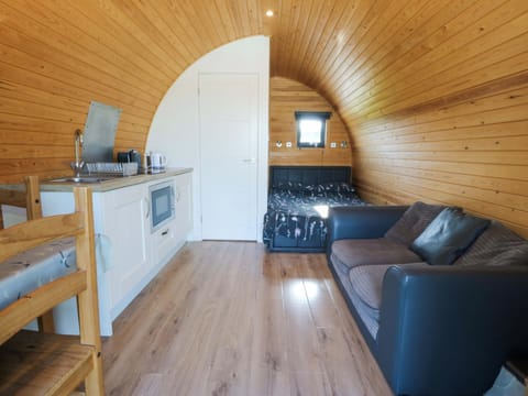 1 bedroom, individually decorated, individually furnished