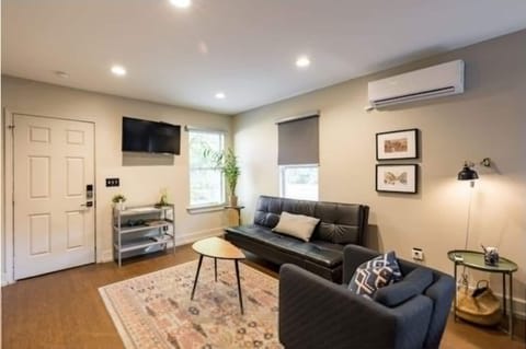 House | 1 bedroom
