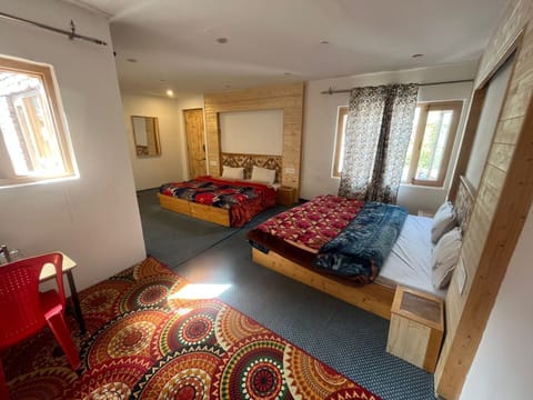 Comfort Quadruple Room, Mountain View | WiFi (free)