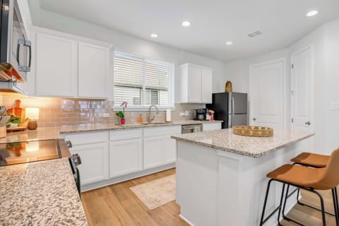 House, Multiple Beds, Patio, Garden View (Spring Haus) | Private kitchen