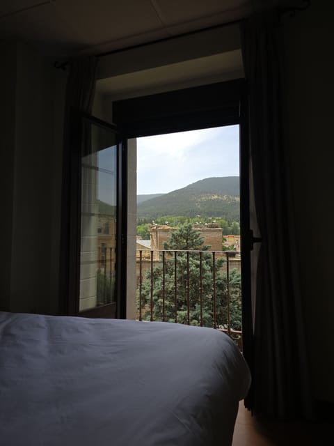 Double or Twin Room, Balcony, Mountain View | Desk, WiFi (free)