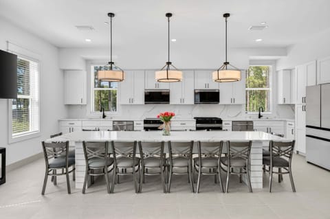 Golden Getaway - Seagrove - Kitchen & Dining Area