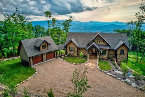 Arrive to sweeping Blue Ridge views and craftsman charm at Blue Sky Lodge At Eagles Nest in Blowing Rock.