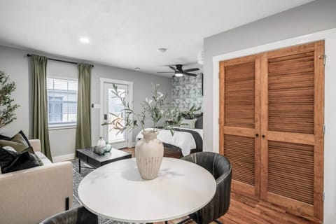 House | 1 bedroom