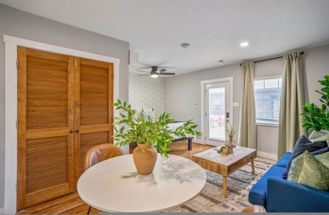 House | 1 bedroom