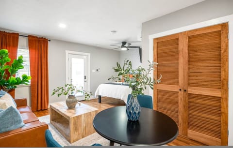 House | 1 bedroom